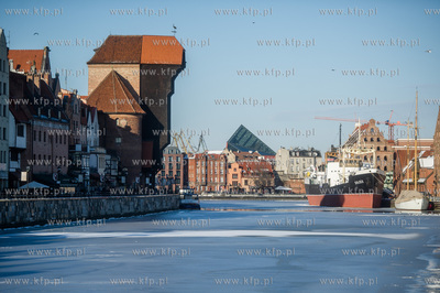 Gdańsk. Mroźny, słoneczny, zimowy dzień. Minusowe...
