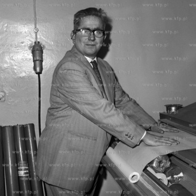 Alojzy Nagel - poeta, debiutowal na lamach Glosu Wybrzeza.
25.02.1976
5luty76_z.kosycarz_p49
Fot....