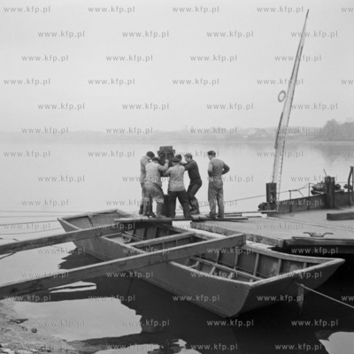 Umacnianie nabrzeża.
04.1969
0001938z_kwiecien1969
Fot....