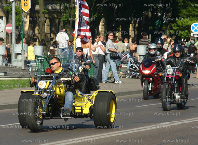 Parada 1000 motocykli na ulicach i Skwerze Kosciuszki...