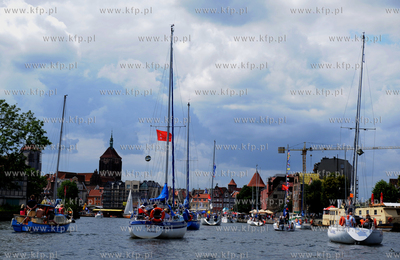 Gdansk. Zlot zaglowcow Baltic Sail 2009.  Parada Zagli...