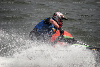 Mistrzostwa Polski Skuterow Wodnych przy molo w Brzeznie...