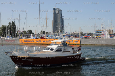 Przystan Jachtowa Marina Gdynia. IV Targi Sportow Wodnych...