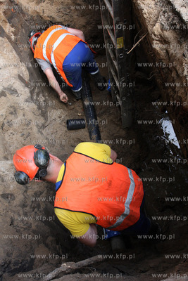 Usuwanie awarii wodociagu wody pitnej w Gdansku na...