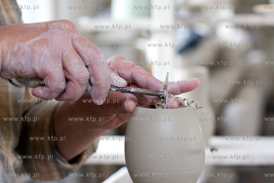 Chmielno. Zaklad Ceramiczny Genius. 16.09.2009 fot....
