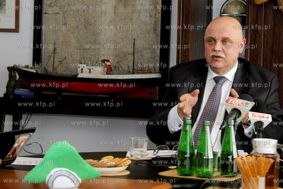 Nawet na 500 mln zl szacuje sie wartosc spolki Dalmor,...