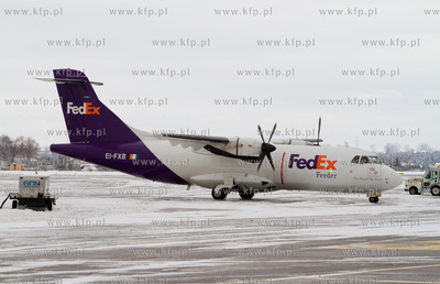 Zima w Porcie Lotniczym Gdansk im. Lecha Walesy. 19.02.2013...