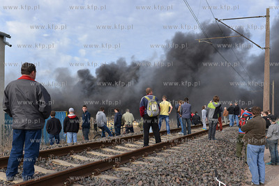 Pozar malarni firmy Indusco przy ul. Hutniczej w Gdyni,...