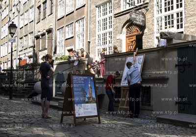 Gdansk. Ul. Mariacka 42. Filia Wojewodzkiej i Miejskiej...