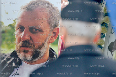 Rodzina, przyjaciele, znajomi, wspolpracownicy - setki...