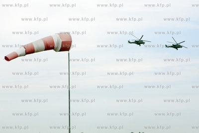 Piknik lotniczy polaczony ze Swietem 49 Bazy Lotniczej...