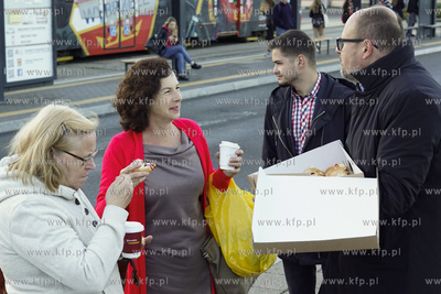 Paweł Adamowicz i kandydaci do rady miasta z komitetu...