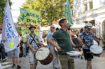 Sopot. Marsz dla zdrowia psychicznego i przejście...