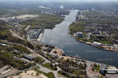 Gdansk Nowy Port z lotu ptaka. Zakret Pieciu Gwizdkow....