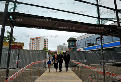 Gdansk, Wrzeszcz, al. Grunwaldzka. Uroczystosc zawieszenia...