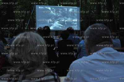 Kino letnie na Westerplatte zorganiowane przy wartowni...