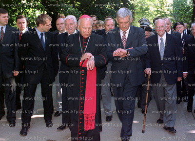 Arcybiskup Tadeusz Goclowski i premier Jerzy Buzek...
