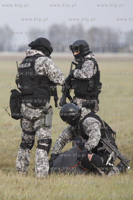 Pruszcz Gdanski. Festyn wojskowy z okazji 44 - lecia...