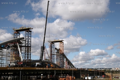 Montaz luku stanowiacego element nosny wiaduktu na...