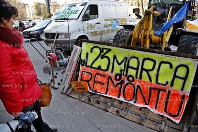 Urzad Miasta  w Sopocie. Happening dotyczacy remontu...