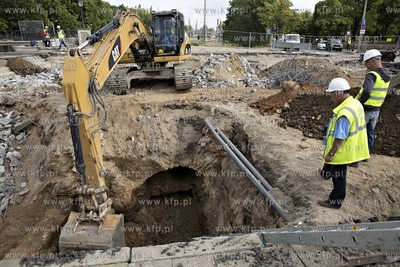Gdańsk. Budowa tunelu pod ul. Hucisko. Archeolodzy...