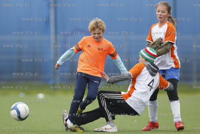 Gdansk Zaspa. Pilkarski turniej dzikich druzyn Do przerwy...