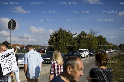 Kowale.  Mieszkańcy protestują przeciwko proponowanej...