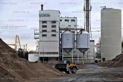 Znika hałda kruszywa z placu u zbiegu ul. Marynarki...