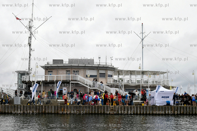 Charytatywny skok z sopockiego molo. 23.06.2024 fot....