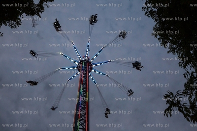 Gdynia, Park  Rady Europy.  Karuzela.  11.07.2019 ...