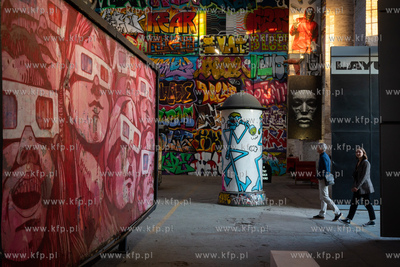 Gdańsk Stocznia, ul. Popiełuszki 5. Nz. Galeria Layup...