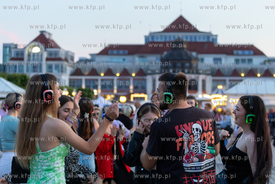 Sopot. Molo. Dni Kurortu w Sopocie. Nz. Silent disco....