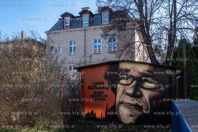 Gdańsk, ul. Partyzantów. Mural gdańskiego konserwatora...