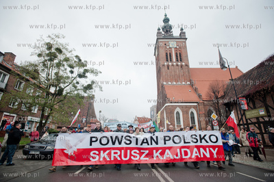 Gdansk. Marsz sympatykow Prawa i Sprawiedliwosci oraz...