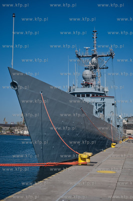 Gdynia. Oksywie. Port Marynarki Wojennej. Fregata rakietowa...
