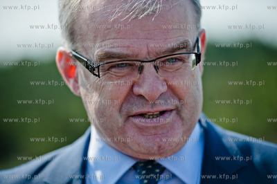 Poligon wojskowy w Ustce. Odbior sprzetu oraz podpisanie...