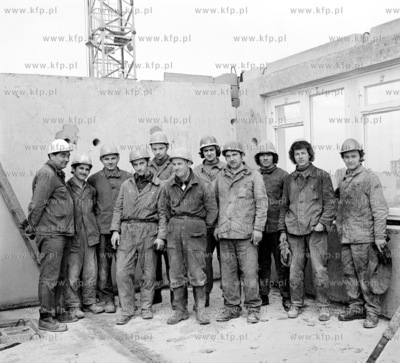 Brygada na na jednej z budow. 13.04.1973 5kwiecien73_z.kosycarz_p44...