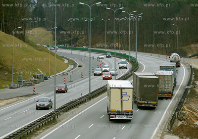 Gdynia. Dobiegaj1 konca prace przy budowie ostatniego...
