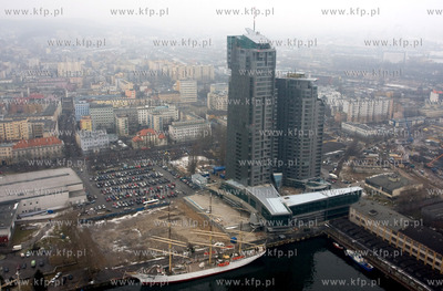Gdynia, widok na SEA TOWERS. 24.02.2009 fot. Sebastian...
