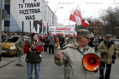 Szczecin. Protest i przemarsz ludzi, ktorzy nie zgadzaja...