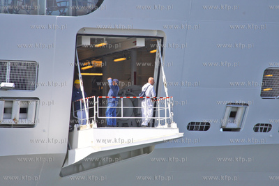 Gdynia. Wycieczkowiec Celebrity Eclipse w Gdyni. 18.06.2014...