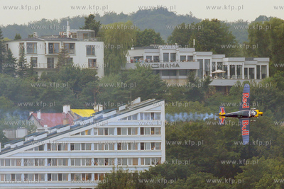 Gdynia - 4. przystanek Mistrzostw Swiata Red Bull Air...