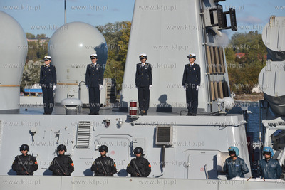 Chinskie okrety wojenne, niszczyciel rakietowy, fregata...