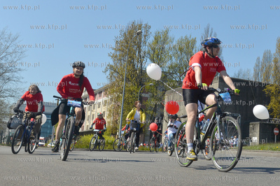 Bialo czerwony peleton pojawil sie 2 maja na ulicach...