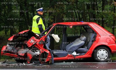 Jedna osoba poniosła smierc na miejscu, trzy sa ranne...
