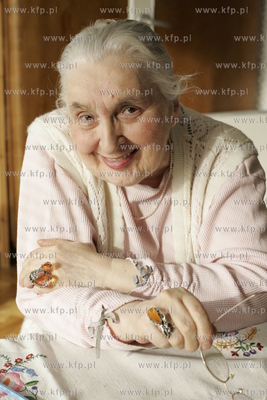 Lucyna Legut - Lucha - aktorka, malarka, pisarka. Na...