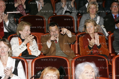 Gdansk. Obchody 80 urodzin Guntera Grassa. Pisarz obejrzal...