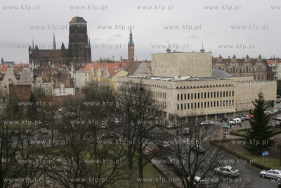Teatr Wybrzeze i Bazylika Mariacka w Gansku. 07.02.2008...