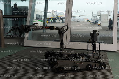 Morski Oddzial Strazy Granicznej gdanskiego lotniska...