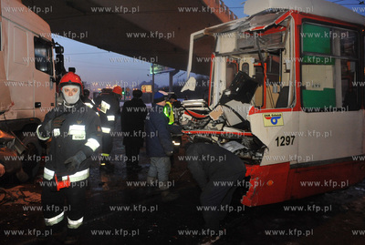 Wypadek na skrzyzowaniu Podwala Przedmiejskiego i Okopowej...